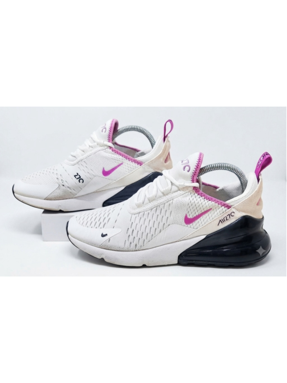 Nike Airmax 270 GS-943345-116
Women's Sneakers White/Violet
Size 8.5